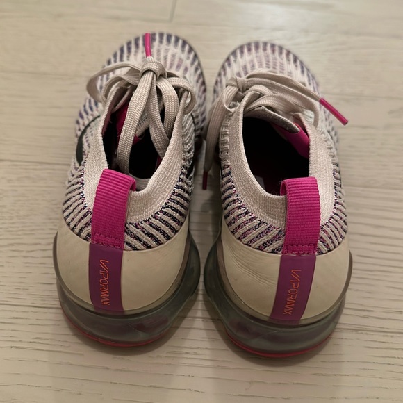 nike women's air vapormax flyknit 3 low top sneakers